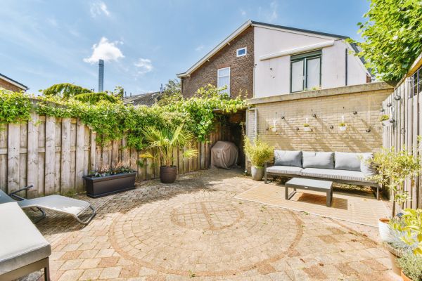 Courtyard Patio Service in Meridian